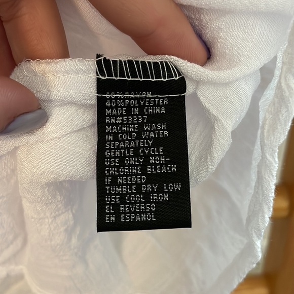 Unique Spectrum Cut about 3/4 Sleeve Top - Picture 4 of 4